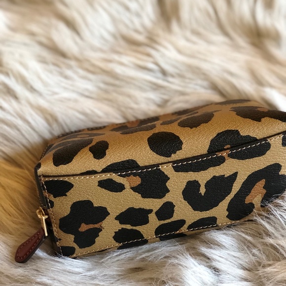 NWT Coach leopard cosmetic case travel pouch - Picture 5 of 6